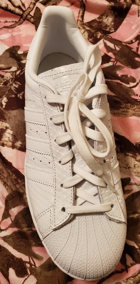 Sneakers - Picture 2 of 3